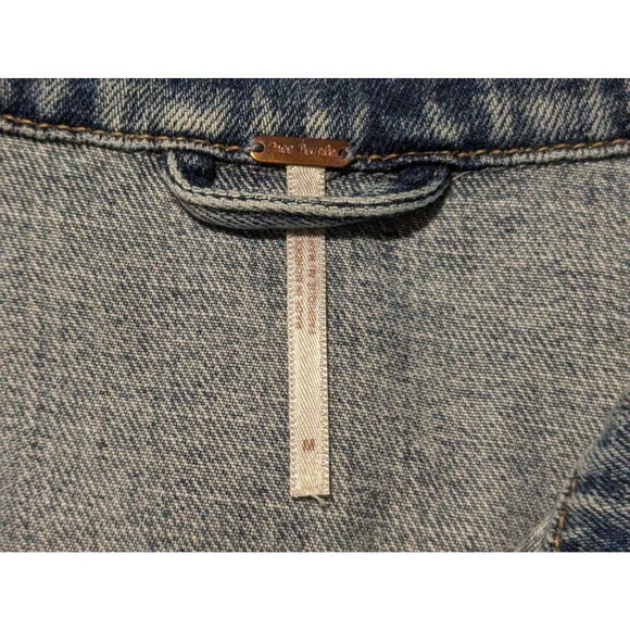 Free People long sleeve denim Distressed  jacket size M - Picture 5 of 7